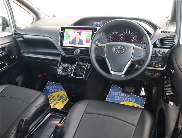 トヨタ ノア ２．０ ＳＩ ＷＸＢ H30年 (関東) 99