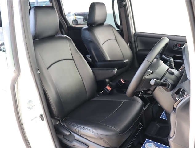 トヨタ ノア ２．０ ＳＩ ＷＸＢ H30年 (関東) 99