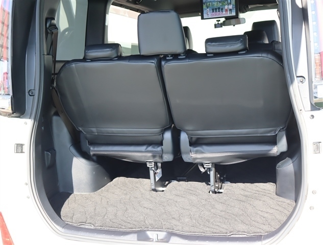 トヨタ ノア ２．０ ＳＩ ＷＸＢ H30年 (関東) 99