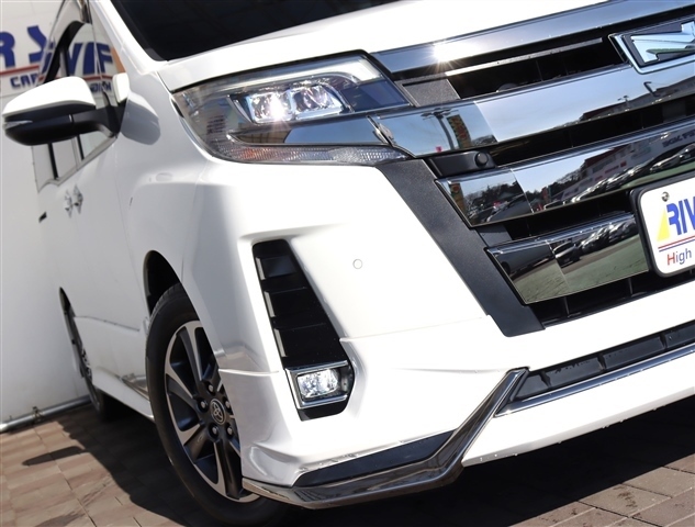 トヨタ ノア ２．０ ＳＩ ＷＸＢ H30年 (関東) 99