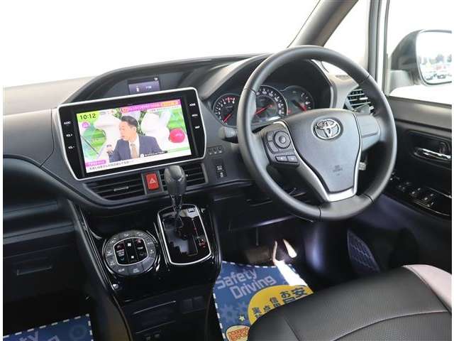 トヨタ ノア ２．０ ＳＩ ＷＸＢ H30年 (関東) 99