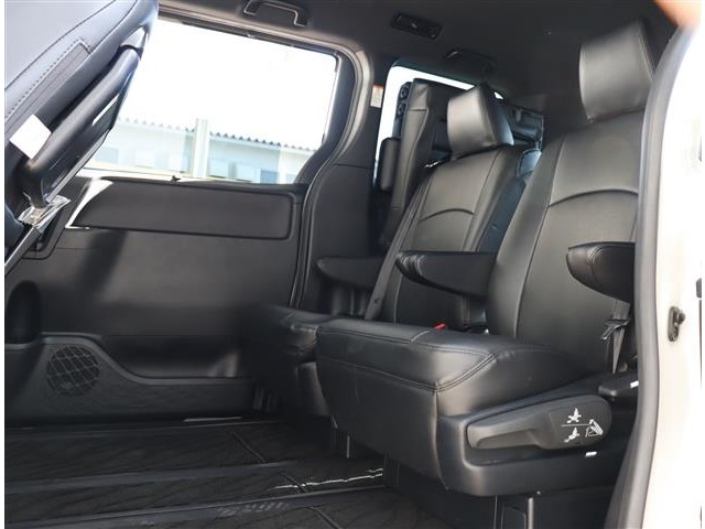 トヨタ ノア ２．０ ＳＩ ＷＸＢ H30年 (関東) 99