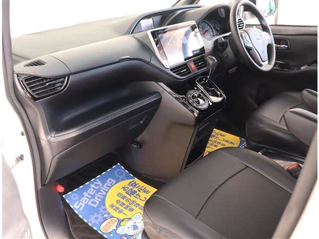 トヨタ ノア ２．０ ＳＩ ＷＸＢ H30年 (関東) 99