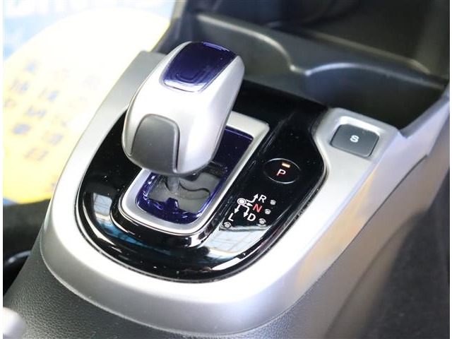 ホンダ フィット　ハイブリッド １．５ ハイブリッド Ｓパッケージ H27年 (関東) 99