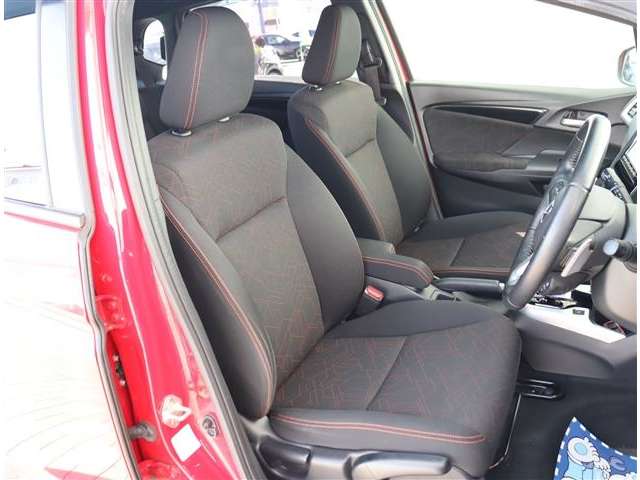 ホンダ フィット　ハイブリッド １．５ ハイブリッド Ｓパッケージ H27年 (関東) 99