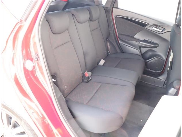 ホンダ フィット　ハイブリッド １．５ ハイブリッド Ｓパッケージ H27年 (関東) 99