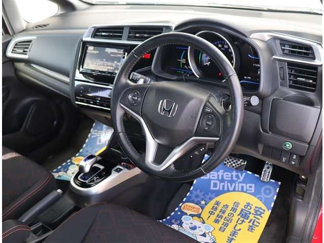 ホンダ フィット　ハイブリッド １．５ ハイブリッド Ｓパッケージ H27年 (関東) 99