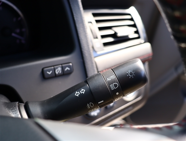 トヨタ クラウンアスリート ２．５ プレミアムエディション H24年 (関東) 99