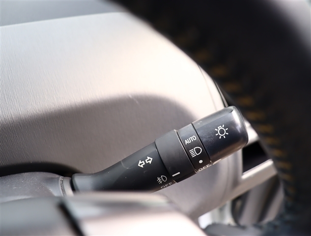 トヨタ プリウスΑ １．８ Ｓ H26年 (関東) 99