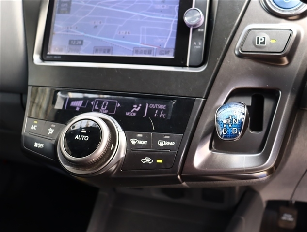 トヨタ プリウスΑ １．８ Ｓ H26年 (関東) 99