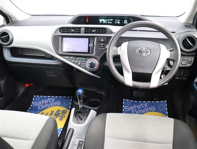 トヨタ アクア １．５ Ｓ H25年 (関東) 99