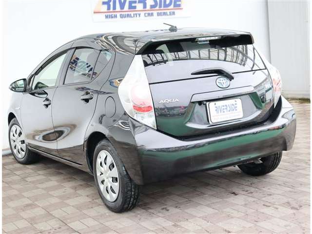 トヨタ アクア １．５ Ｓ H25年 (関東) 99