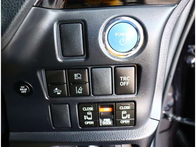 トヨタ エスクァイア　ハイブリッド １．８ ハイブリッド ＧＩ R1年 (関東) 99