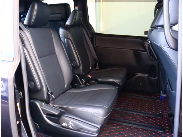 トヨタ エスクァイア　ハイブリッド １．８ ハイブリッド ＧＩ R1年 (関東) 99