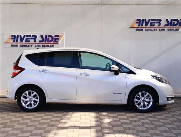 日産 ノート １．２ Ｅ－ＰＯＷＥＲ メダリスト H30年 (関東) 99