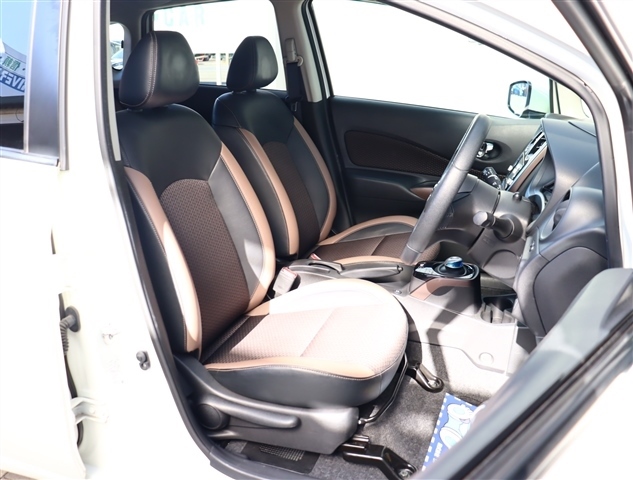 日産 ノート １．２ Ｅ－ＰＯＷＥＲ メダリスト H30年 (関東) 99