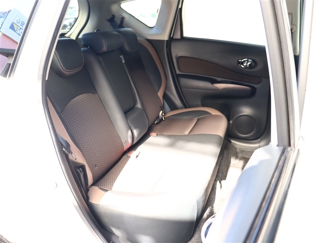 日産 ノート １．２ Ｅ－ＰＯＷＥＲ メダリスト H30年 (関東) 99