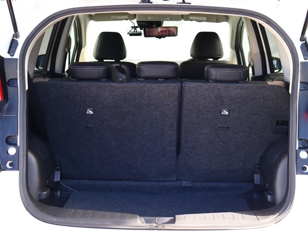 日産 ノート １．２ Ｅ－ＰＯＷＥＲ メダリスト H30年 (関東) 99