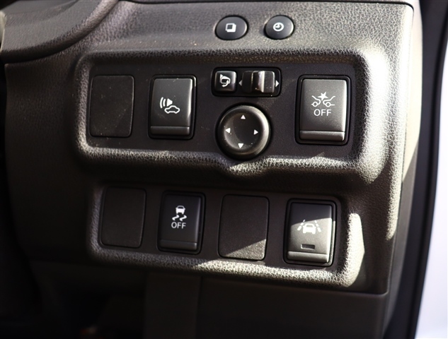 日産 ノート １．２ Ｅ－ＰＯＷＥＲ メダリスト H30年 (関東) 99