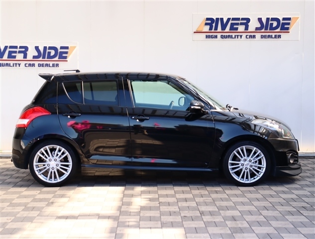 スズキ スイフト １．６ スポーツ H28年 (関東) 99