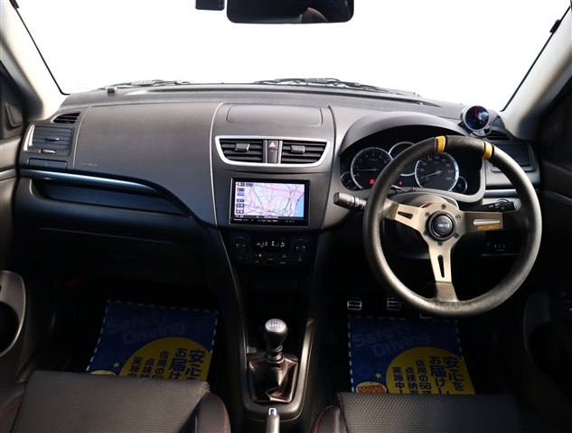 スズキ スイフト １．６ スポーツ H28年 (関東) 99