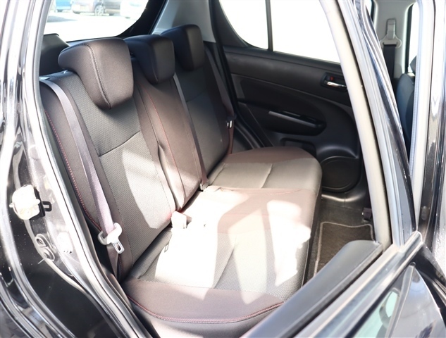 スズキ スイフト １．６ スポーツ H28年 (関東) 99