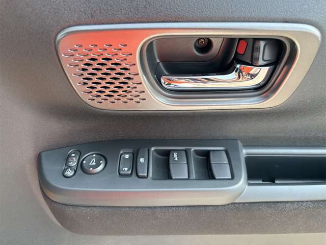 ホンダ Ｎ　ＢＯＸ カスタム ６６０ ターボ R6年 (近畿) 99