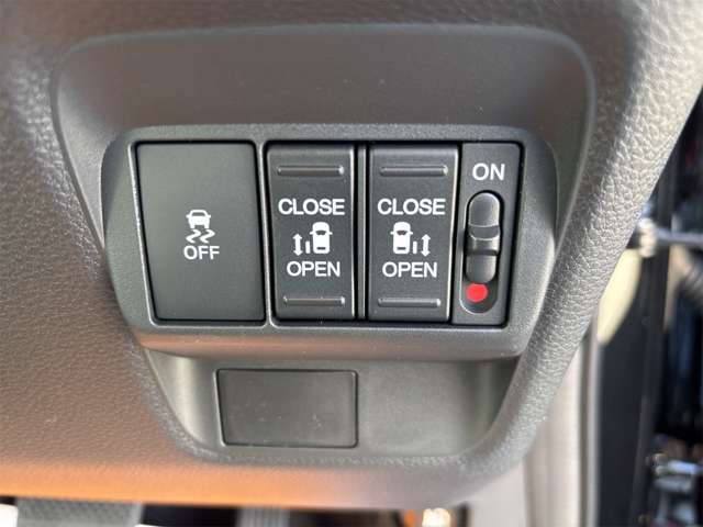 ホンダ フリード　ハイブリッド １．５ Ｅ：ＨＥＶ エアー ＥＸ R6年 (近畿) 99