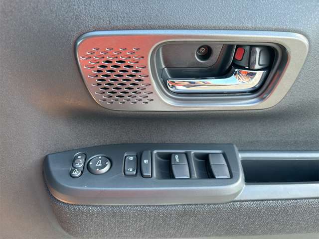 ホンダ Ｎ　ＢＯＸ カスタム ６６０ R6年 (近畿) 99