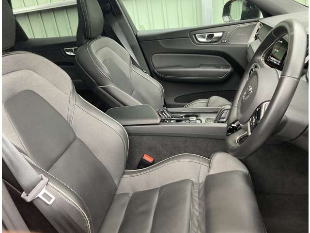 ボルボ ＸＣ６０ Ｂ６ ＡＷＤ Ｒデザイン ４ＷＤ R3年 (関東) 99