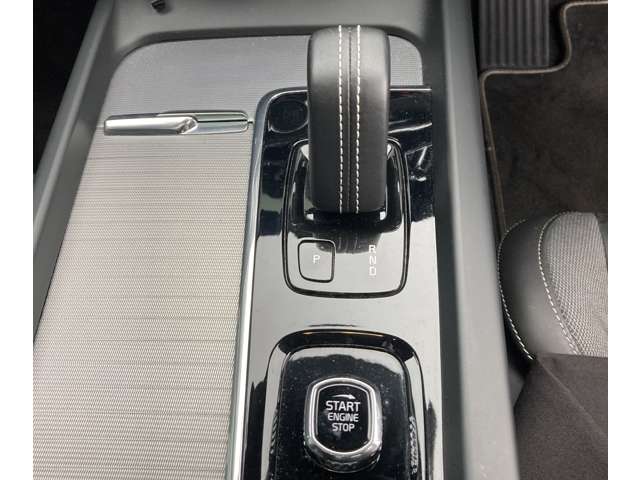 ボルボ ＸＣ６０ Ｂ６ ＡＷＤ Ｒデザイン ４ＷＤ R3年 (関東) 99