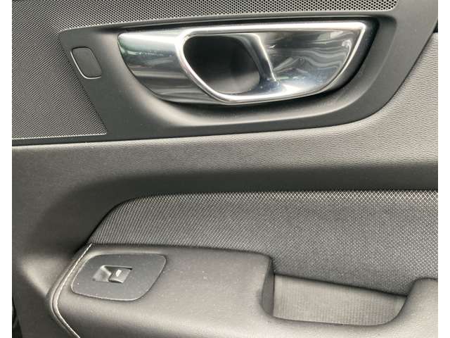 ボルボ ＸＣ６０ Ｂ６ ＡＷＤ Ｒデザイン ４ＷＤ R3年 (関東) 99