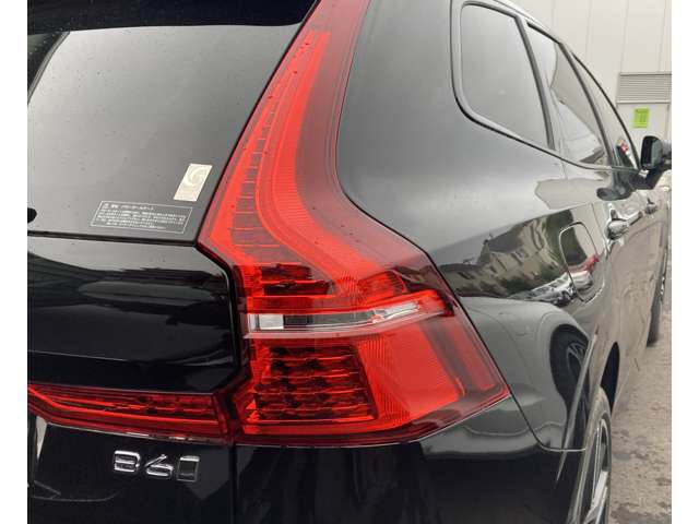 ボルボ ＸＣ６０ Ｂ６ ＡＷＤ Ｒデザイン ４ＷＤ R3年 (関東) 99