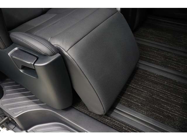 トヨタ アルファード ２．５ Ｓ Ｃパッケージ R5年 (東海) 99