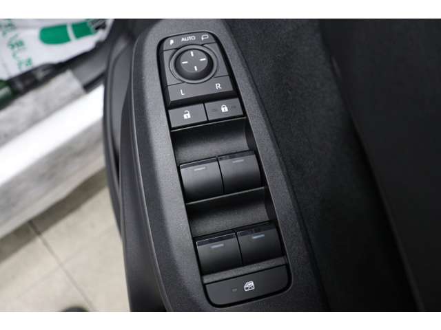 トヨタ ヤリスクロス　ハイブリッド １．５ ハイブリッド Ｚ R6年 (東海) 99