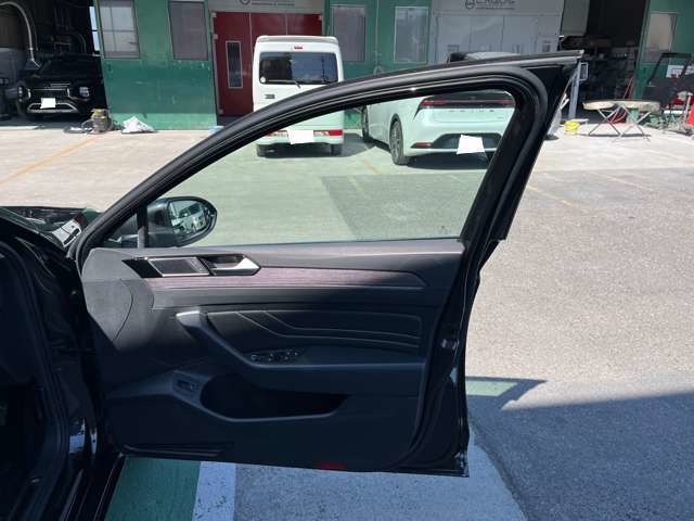 フォルクスワーゲン パサートヴァリアント ＴＳＩ　エレガンス　アドバンス R4年 (東海) 99