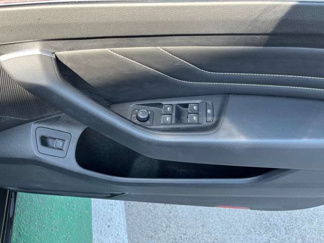 フォルクスワーゲン パサートヴァリアント ＴＳＩ　エレガンス　アドバンス R4年 (東海) 99