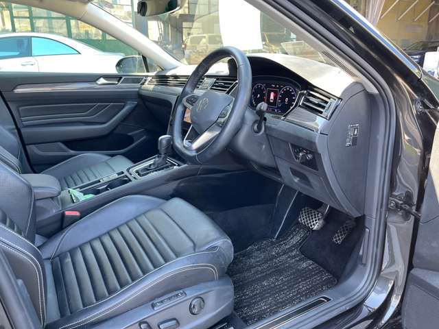 フォルクスワーゲン パサートヴァリアント ＴＳＩ　エレガンス　アドバンス R4年 (東海) 99