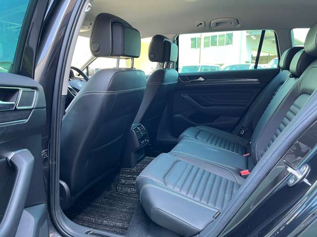 フォルクスワーゲン パサートヴァリアント ＴＳＩ　エレガンス　アドバンス R4年 (東海) 99