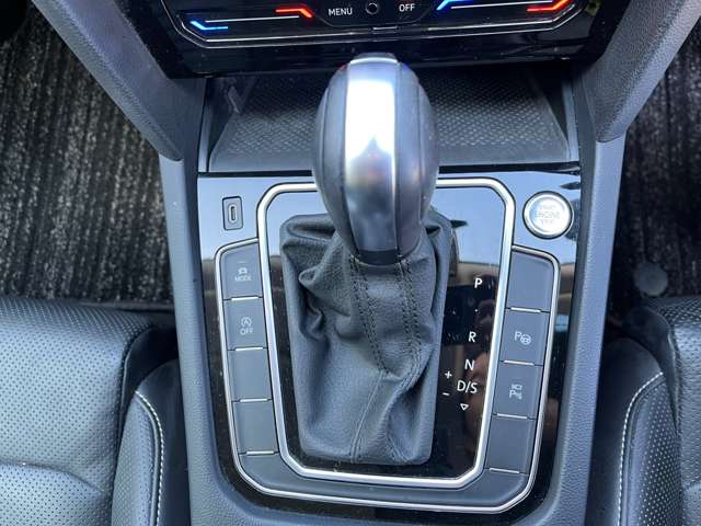 フォルクスワーゲン パサートヴァリアント ＴＳＩ　エレガンス　アドバンス R4年 (東海) 99