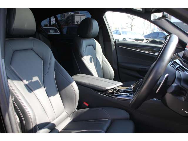 ＢＭＷ ５シリーズ ５２３Ｄ Ｘドライブ Ｍスポーツ エディション ジョイプラス ディーゼルターボ ４ＷＤ R3年 (関東) 99