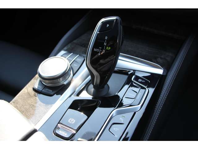 ＢＭＷ ５シリーズ ５２３Ｄ Ｘドライブ Ｍスポーツ エディション ジョイプラス ディーゼルターボ ４ＷＤ R3年 (関東) 99