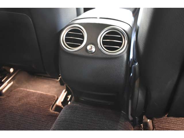 メルセデスベンツ ＧＬＣクーペ ２５０ ４マチック スポーツ （本革仕様） ４ＷＤ H29年 (関東) 99