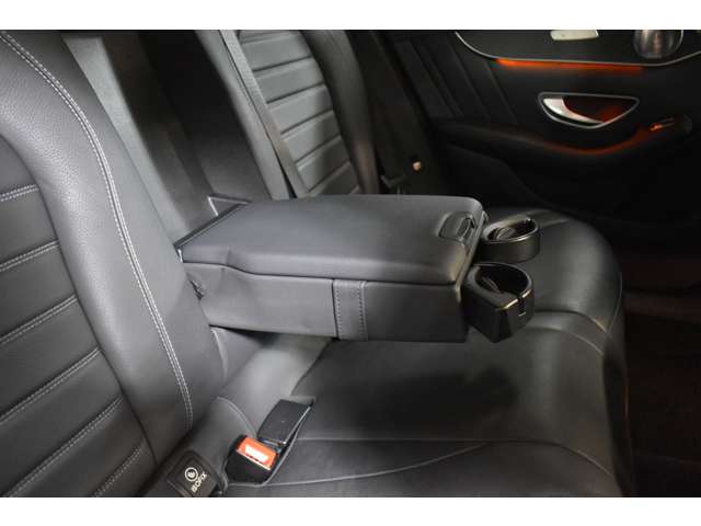 メルセデスベンツ ＧＬＣクーペ ２５０ ４マチック スポーツ （本革仕様） ４ＷＤ H29年 (関東) 99