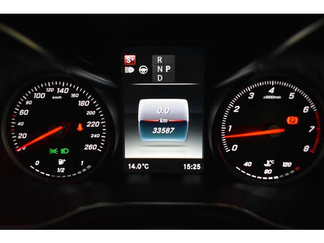 メルセデスベンツ ＧＬＣクーペ ２５０ ４マチック スポーツ （本革仕様） ４ＷＤ H29年 (関東) 99