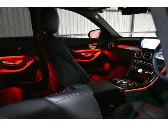 メルセデスベンツ Ｃクラス Ｃ２００ ローレウス エディション （ＢＳＧ搭載モデル） スポーツプラスパッケージ R1年 (関東) 99