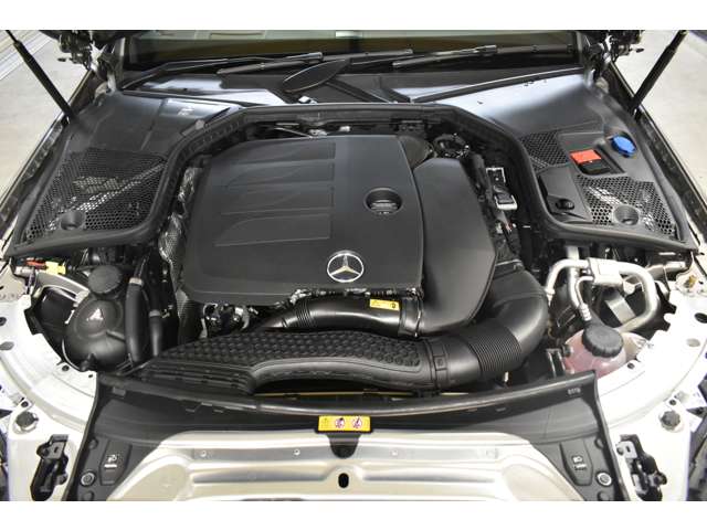 メルセデスベンツ Ｃクラス Ｃ２００ ローレウス エディション （ＢＳＧ搭載モデル） スポーツプラスパッケージ R1年 (関東) 99