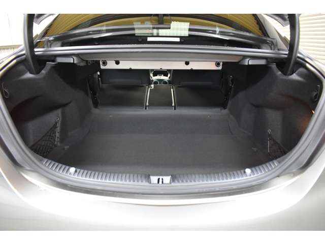 メルセデスベンツ Ｃクラス Ｃ２００ ローレウス エディション （ＢＳＧ搭載モデル） スポーツプラスパッケージ R1年 (関東) 99