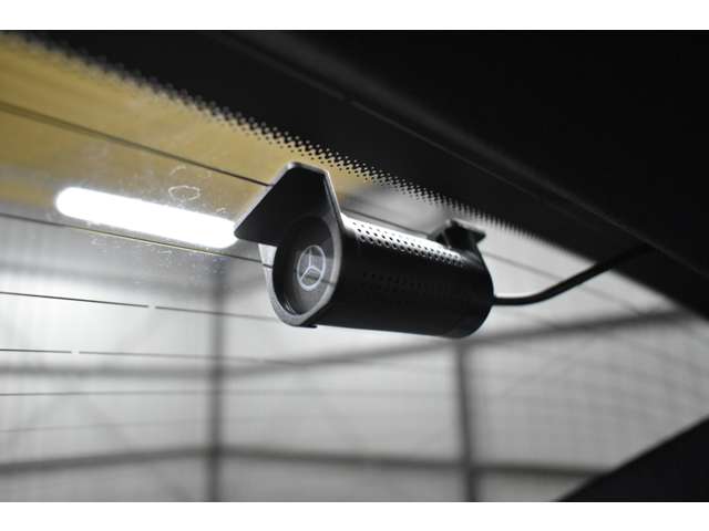 メルセデスベンツ Ｃクラス Ｃ２００ ローレウス エディション （ＢＳＧ搭載モデル） スポーツプラスパッケージ R1年 (関東) 99
