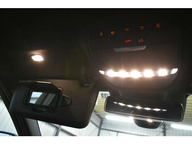 メルセデスベンツ Ｃクラス Ｃ２００ ローレウス エディション （ＢＳＧ搭載モデル） スポーツプラスパッケージ R1年 (関東) 99